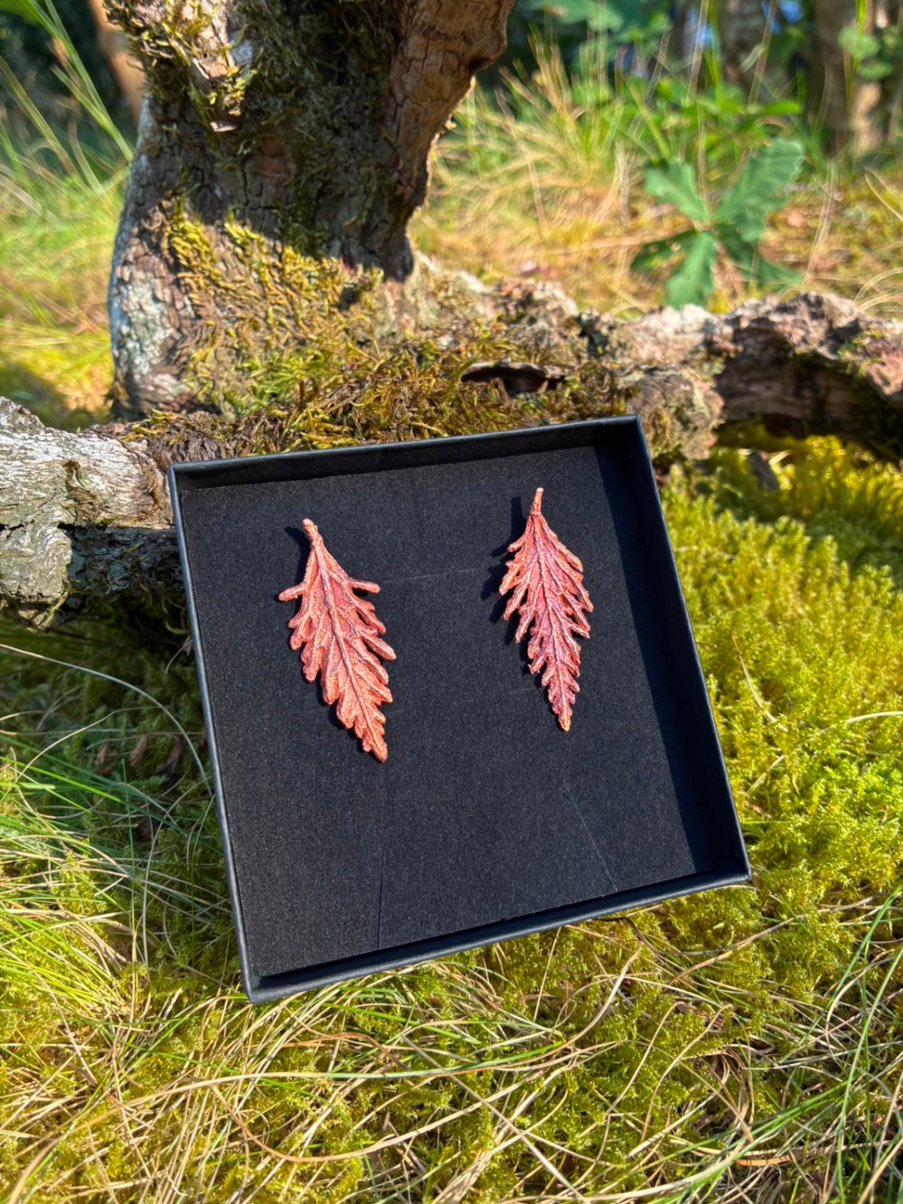 Boucles Verveina, feuilles de verveine de Sibérie enveloppées de cuivre, faites main